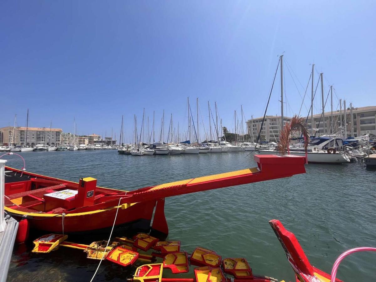 Studio Cabine A 200M De Port Frejus, Plage, Commerces, Terrasse, 4 Couchages, Menage Inclus - Fr-1-226A-31 Eksteriør billede