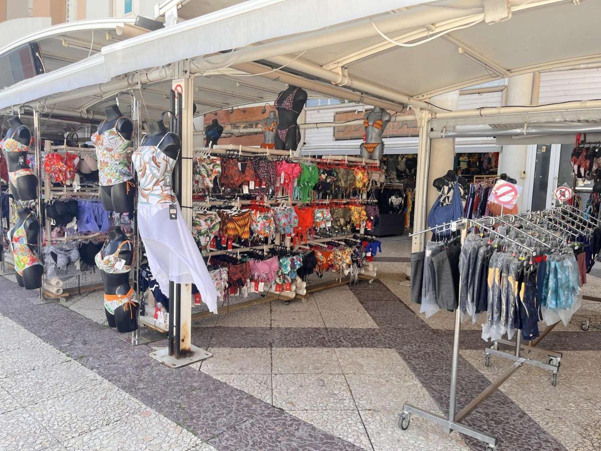 Studio Cabine A 200M De Port Frejus, Plage, Commerces, Terrasse, 4 Couchages, Menage Inclus - Fr-1-226A-31 Eksteriør billede