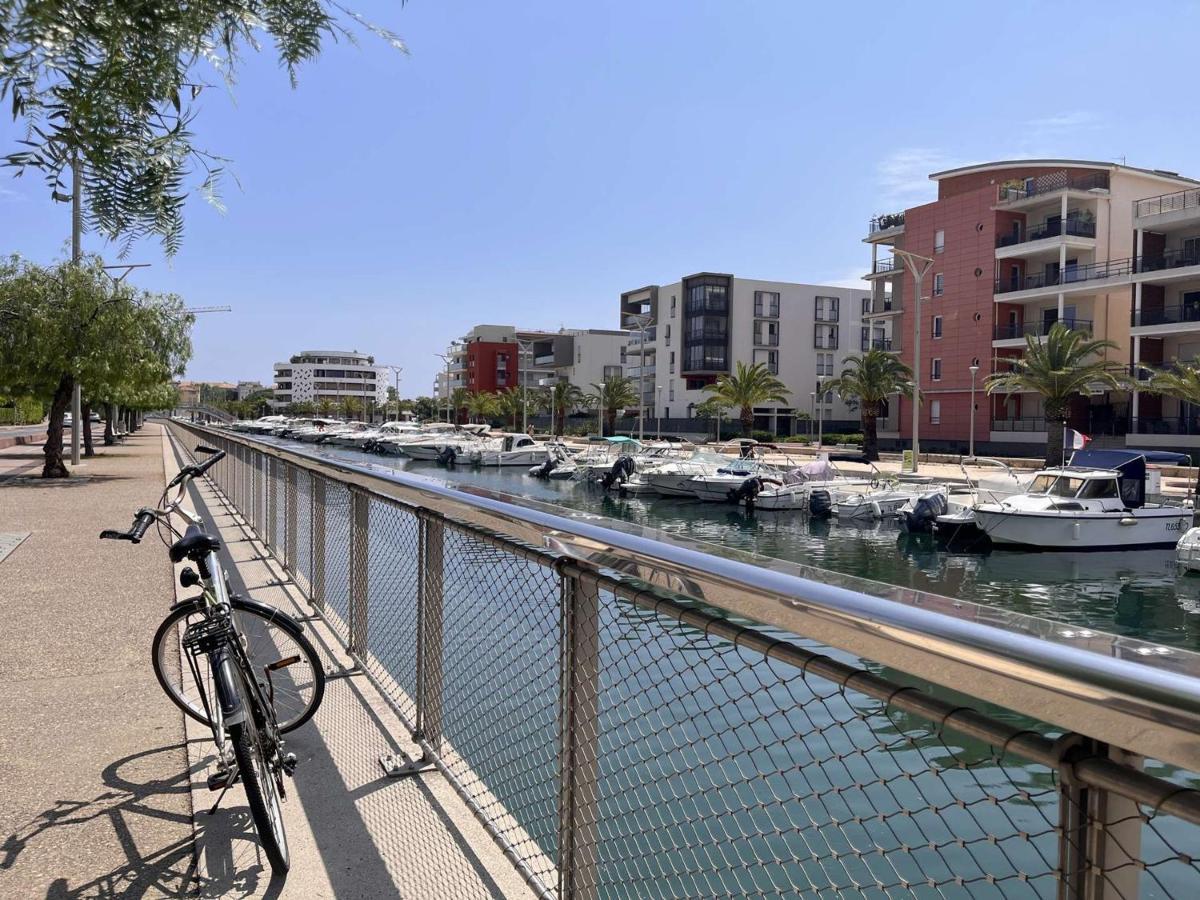 Studio Cabine A 200M De Port Frejus, Plage, Commerces, Terrasse, 4 Couchages, Menage Inclus - Fr-1-226A-31 Eksteriør billede