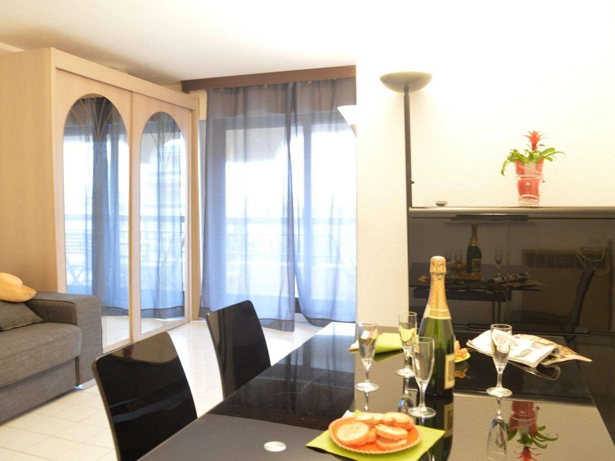 Studio Cabine A 200M De Port Frejus, Plage, Commerces, Terrasse, 4 Couchages, Menage Inclus - Fr-1-226A-31 Eksteriør billede