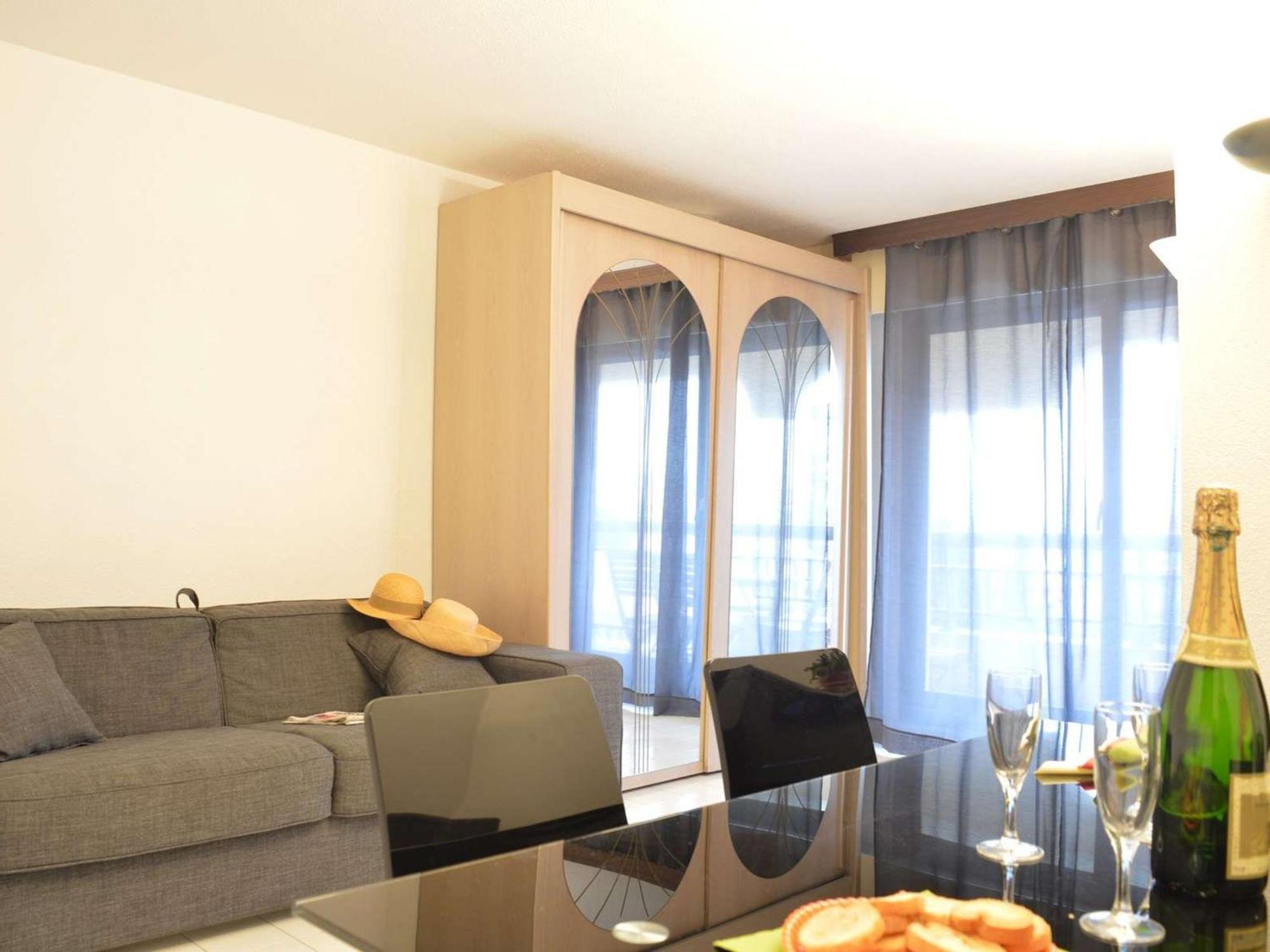 Studio Cabine A 200M De Port Frejus, Plage, Commerces, Terrasse, 4 Couchages, Menage Inclus - Fr-1-226A-31 Eksteriør billede